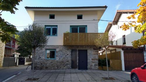 Mondragon House | Casa rural Goiko Errota landetxea