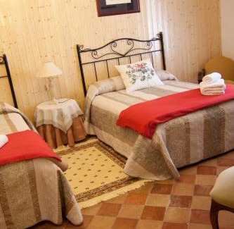 Urrea de Gaen House | Casa Rural La Casona