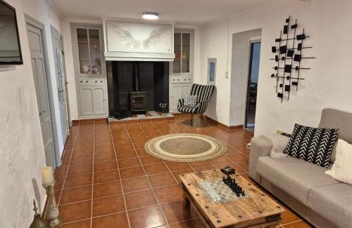 Zarra House | Casa rustica y tranquila en Zarra