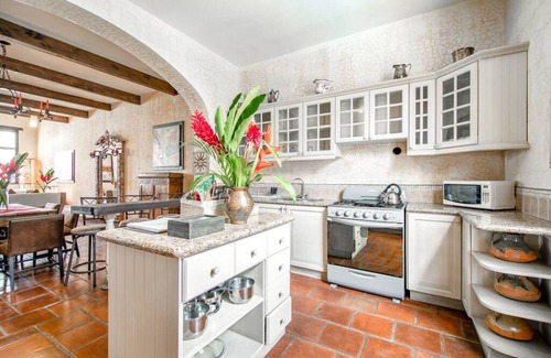 Antigua Guatemala House | Casa Santa Catarina · Central Hidden Secret w/Pool & Hot Tub