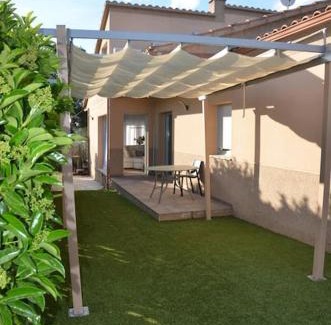 Canaletes Apartment | Casa Santa Creu - Private family villa in nature