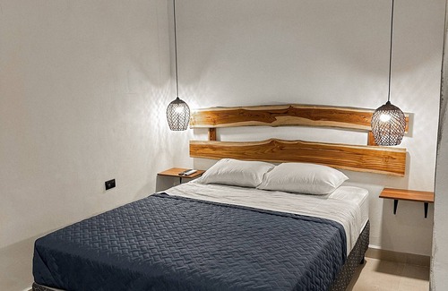 La Libertad Hotel | Casa Santa Emilia @StaysbyMESER #Room1