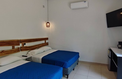 La Libertad Hotel | Casa Santa Emilia @StaysByMESER Room#5 Beachfront
