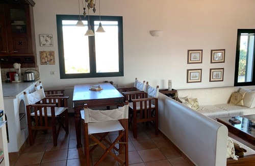 Antikyra House | Casa Taki - idyllic vacation home near Delphi