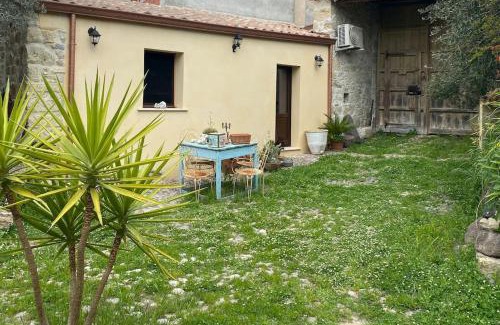 Gonnosno Apartment | Casa tipica sarda