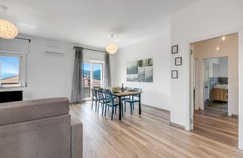 Gemonio Apartment | Casa Tramonti - Happy Rentals