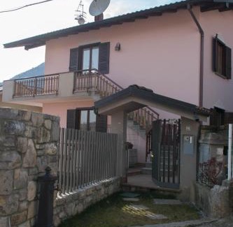Gazzaniga House | casa vacanze al paesello
