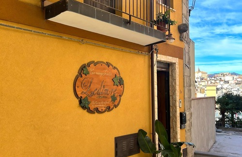 Motta Camastra Apartment | CASA VACANZE "ANTICO BORGO A DUE PASSI DALLE GOLE ALCANTARA" APPARTAMENTO ULIVO