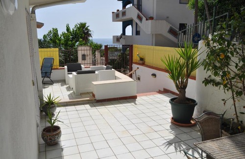 Fiumenaro House | Casa Vacanze Sentilmare