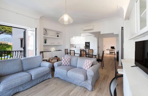 Sorrento Historic Centre Apartment | Casa Vesuvio - Modern apartment in Sorrento centre