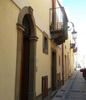 Lipari Historic Centre Apartment | Casa Zu Peppino