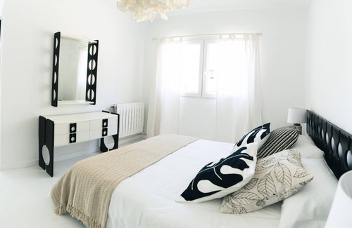 La Cabrera House | Casablanca: Villa de Diseño en La Cabrera, Madrid