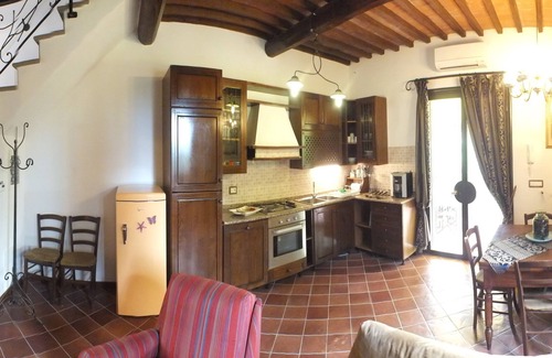 Latignano House | Casale Degli Zizzoli "The Barn"