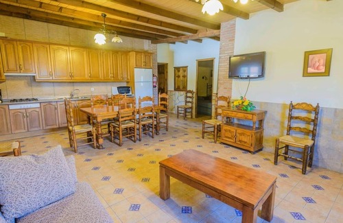 Montefrio Villa | Casas de Paquita - El Establo Montefrío by Ruralidays