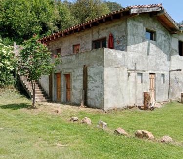 Olot Apartment | Caseta a masia Les Corominotes
