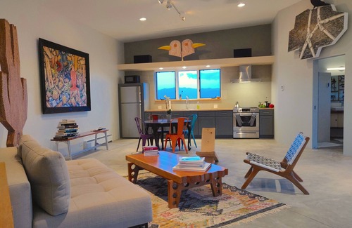 Taos House | Casita Atomica hiking, cycling, golfing, rafting within reachn