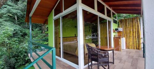 Ciudad Colon Bed & Breakfast | Casita Maripier