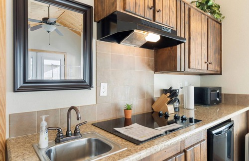 Sperry Cottage | Castaway at CrossTimbers Marina