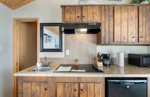 Sperry Cottage | Castaway at CrossTimbers Marina
