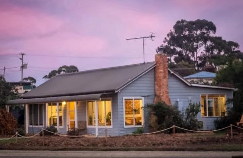 Dover House | Castaway Cottage