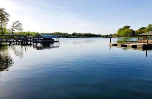 Lake Norman of Catawba House | Castaway Cove -Lake Norman Waterfront Home with Private Dock