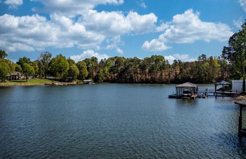 Lake Norman of Catawba House | Castaway Cove -Lake Norman Waterfront Home with Private Dock