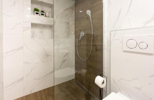 Kastel Stari Apartment | Castel Beachfront Apartment