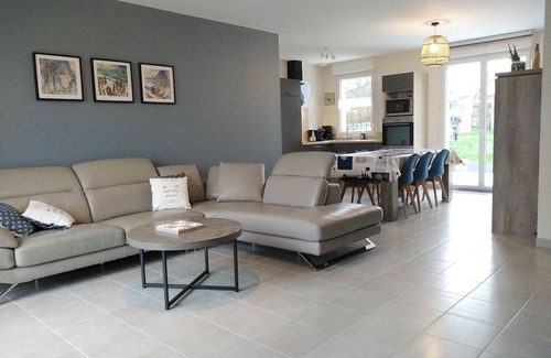 Pluduno House | Castel Breizh : bungalow 3* for 2/6 P in a quiet area 8 km from the beach.WIFI
