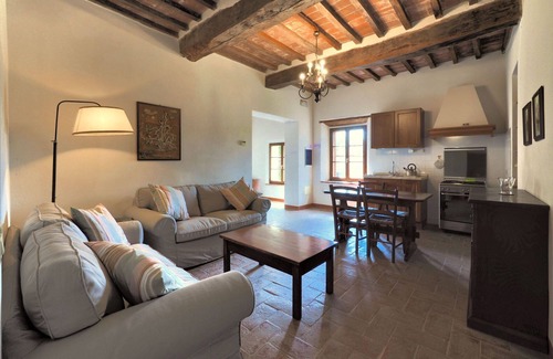 Castelnuovo Berardenga House | Castello di Montalto - San Giovanni Ovest