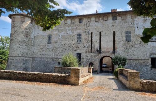 Gazzola Apartment | Castello di Lisignano Pace e Tradizione