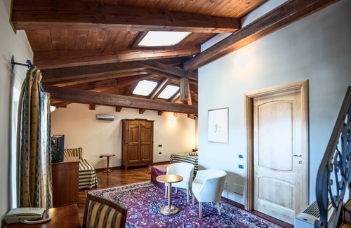 Costigliole Saluzzo Hotel | Castello Rosso