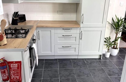 Conwy Cottage | Castle Cottage in Conwy - 2 minute walk into Conwy yet has delightful garden