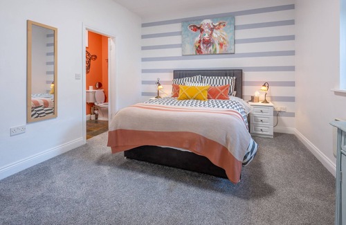 Rosscarbery Other | Castle Freke Estate, The Cow Shed Beautifully restored one bedroom apartment