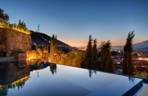 Tbilisi City Centre Hotel | Castle in Old Town