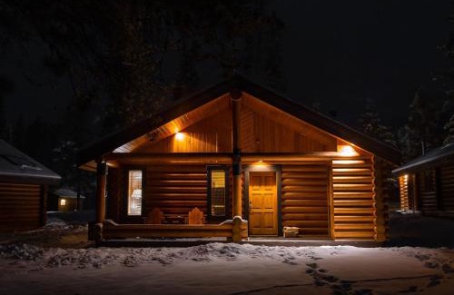 Castle Junction Cabin | Castle Mountain Chalets