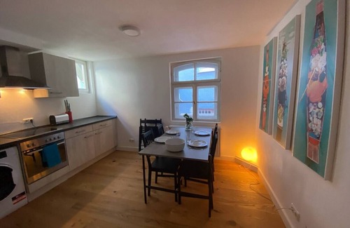 Dachau District Apartment | Castle + Old Town: Modern & Stylish for 6: Kitchen