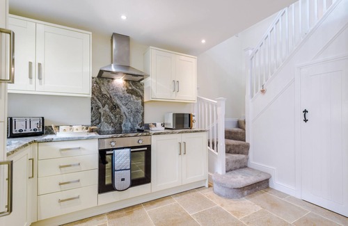 Tarporley Cottage | Castle View - a lovely house sleeping 2 guests in 1 bedroom