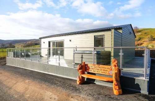 Peebles House | Castlehill cabin with a hot tub