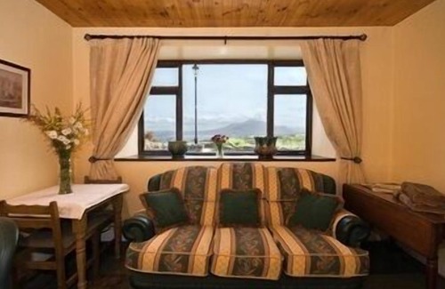 Tully Bed & Breakfast | Castlehouse B&B