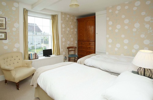 Mere Bed & Breakfast | Castleton House B&B