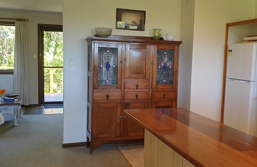 Bellingen Cottage | Casuarina Cottage - walk to town - Mountain views.