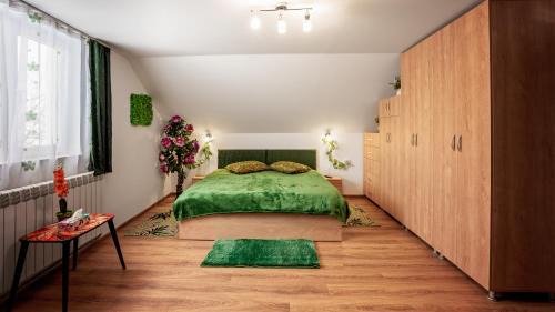 Vilcele House | CASUTA CU FLORI
