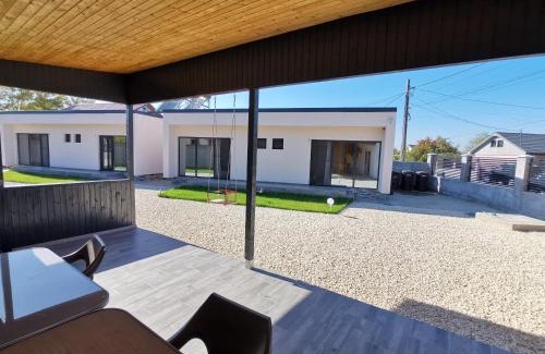 Corbu House | Casutele Amaliei