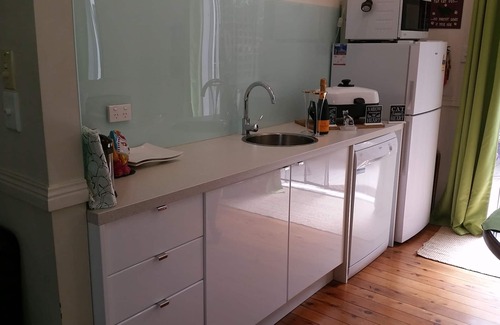 Blackheath Cottage | Cat On The Hat Cottage ~MeOw MeOw~n5 stars 🌟 🌟 🌟 😻 propertynn