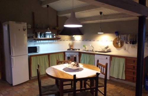 Gargalla Cottage | Catalan farmhouse of the seventeenth century rehabilitated everything and preserve its essence.