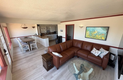 Avalon House | Catalina Two Bedroom, Two Bath View Home