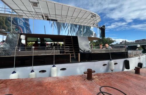 Zona Hotelera Boat Rental | Catamarán de lujo HASTEN