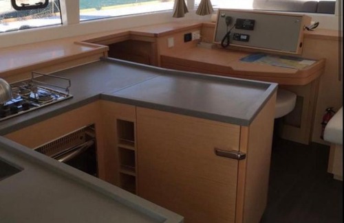 Nidri Boat Rental | Catamaran mia