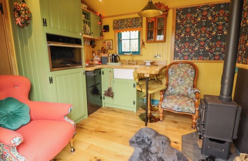 Keal Cotes Cottage | CATCHWATER, pet friendly, country holiday cottage in East Kirkby