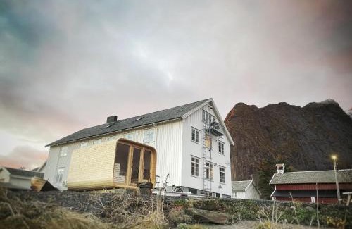 Reine House | Catogården - Boutique Home & Activity Centre
